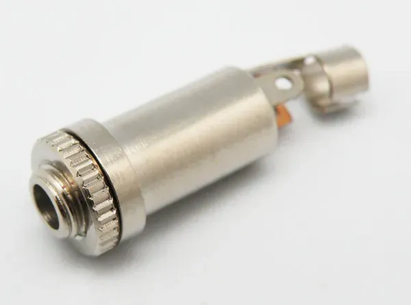 3.5mm ESTEREO CHASIS